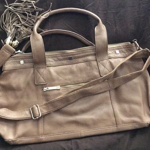 Large beige hand bag by cuore pelle leather